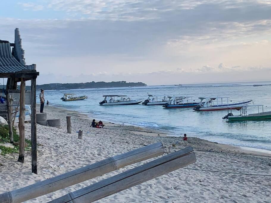 3 Monkeys Lembongan Studio Apartments Gym Recovery Centre Экстерьер фото