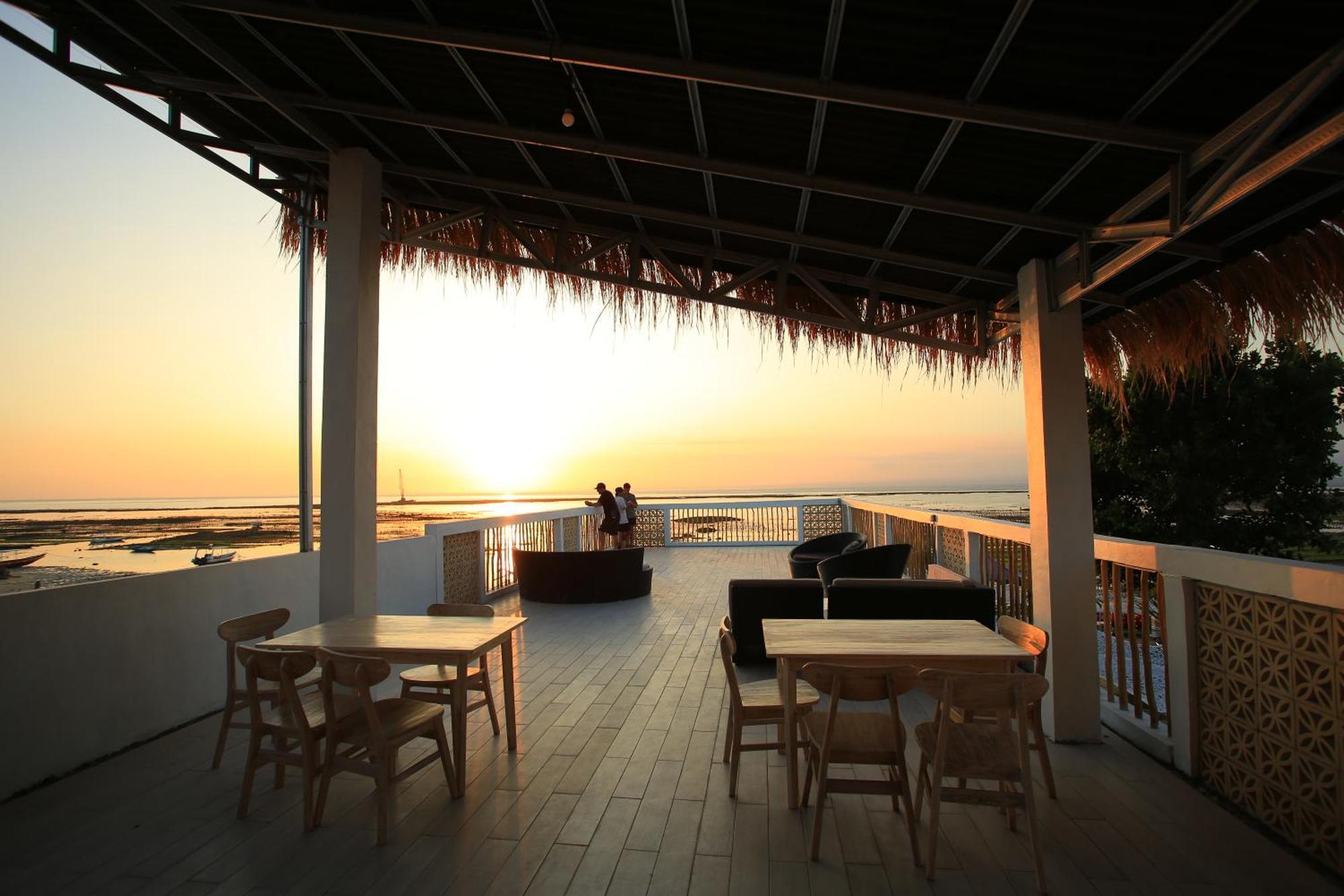3 Monkeys Lembongan Studio Apartments Gym Recovery Centre Экстерьер фото