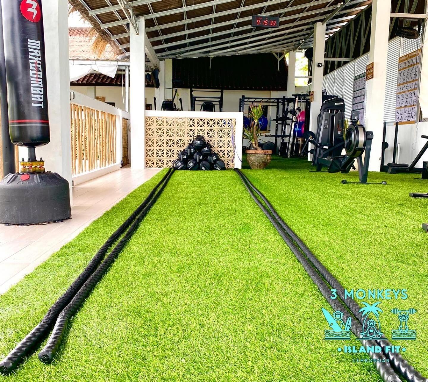 3 Monkeys Lembongan Studio Apartments Gym Recovery Centre Экстерьер фото